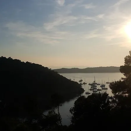 Provencale Nocleg ze śniadaniem 3*